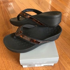 Vionic Hightide tortoise Thong Wedge Sandals